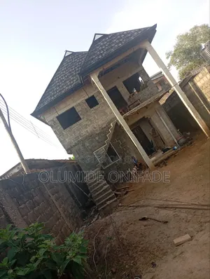 Photo - 4bdrm Block of Flats in Adeleke Estate, Ayobo for sale