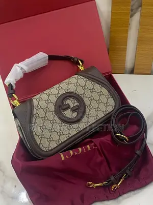 Photo - Gucci Blondie Medium Top Handle Bag