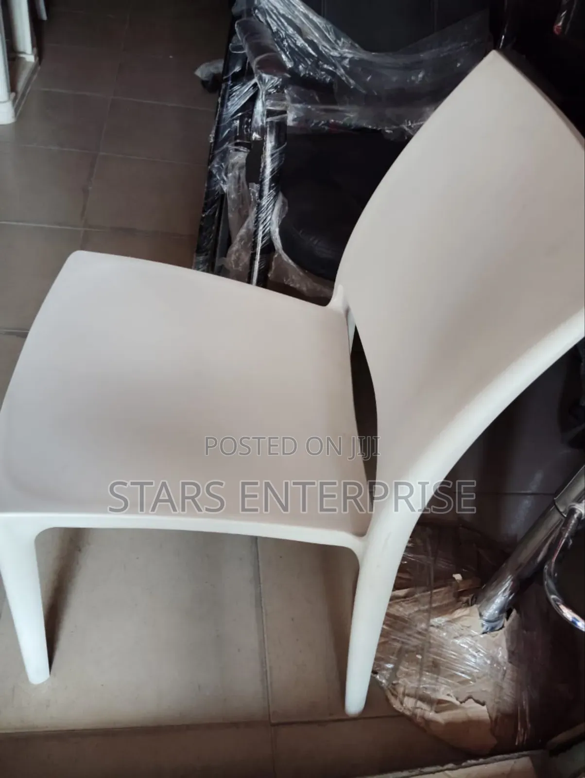 Plastic Chair / Restaurant Chair