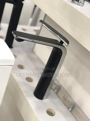 High Quality Black and Chrome Basin Mixer Tap
