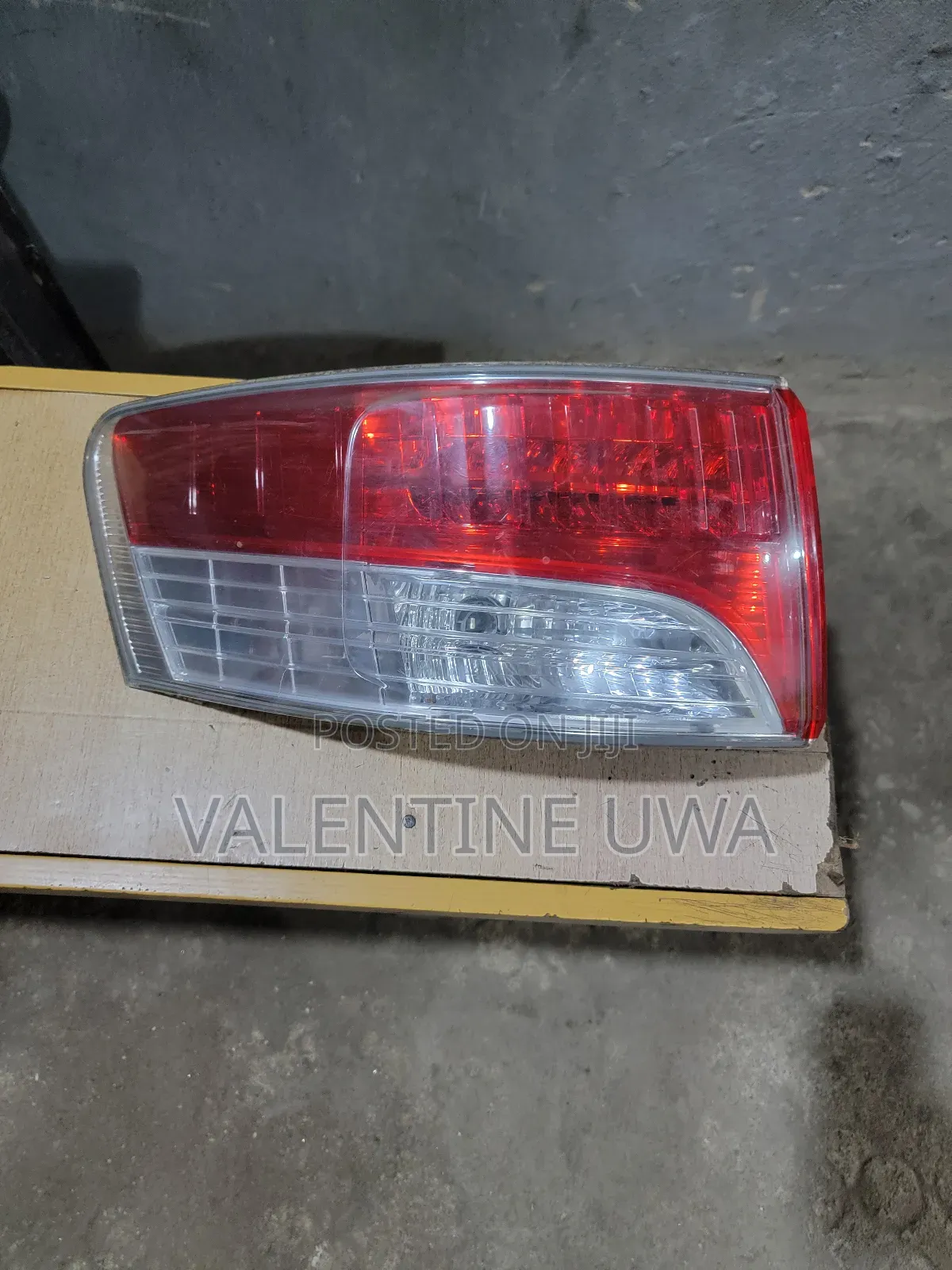 Avensis 2010 Backlight