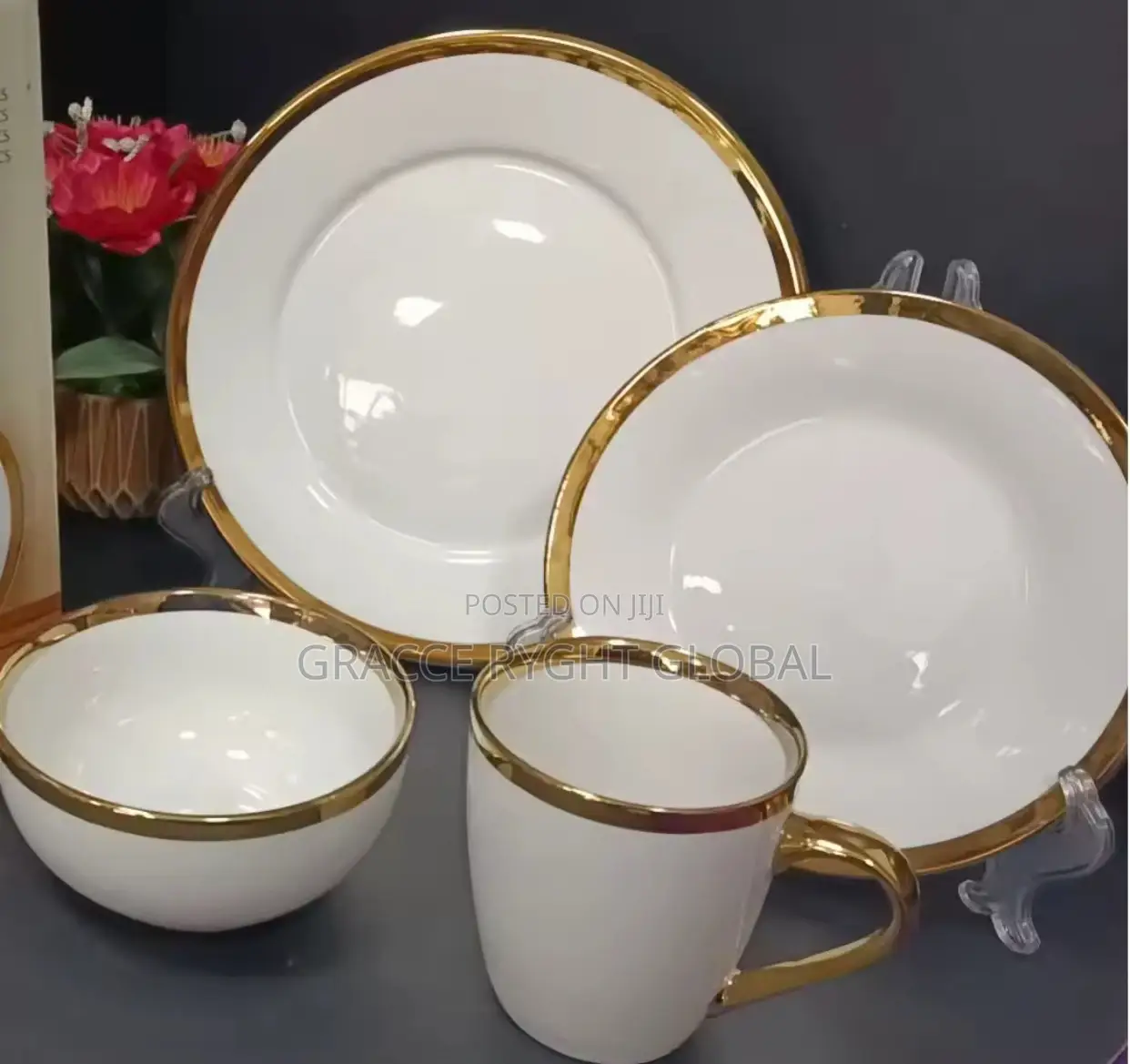 16pcs Ceramic White Plate With Gold Rim