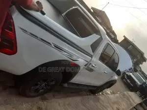 Manual Rolling Boot Cover With TRD Spoiler Toyota Hilux