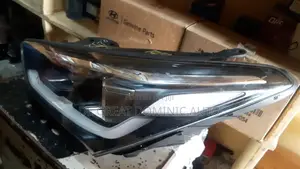 Headlamp for Hyundai Santa Fe 2017