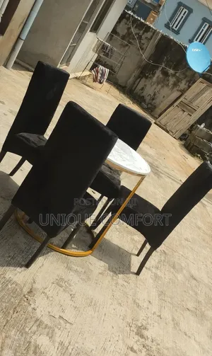 Brand New 4 Seaters Faux Marble Dinning With Iron Stand