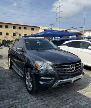 Mercedes-Benz M Class ML350 4MATIC 4dr SUV AWD (3.5L 6cyl 7A) 2015 Gray