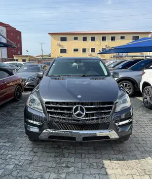 Mercedes-Benz M Class ML350 4MATIC 4dr SUV AWD (3.5L 6cyl 7A) 2015 Gray