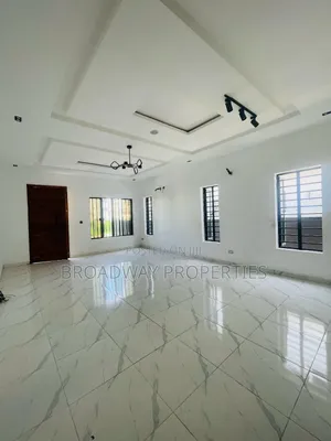 5bdrm Duplex in Magodo Phase1 for rent