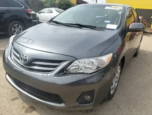 Toyota Corolla L 4-Speed Automatic 2013 Gray