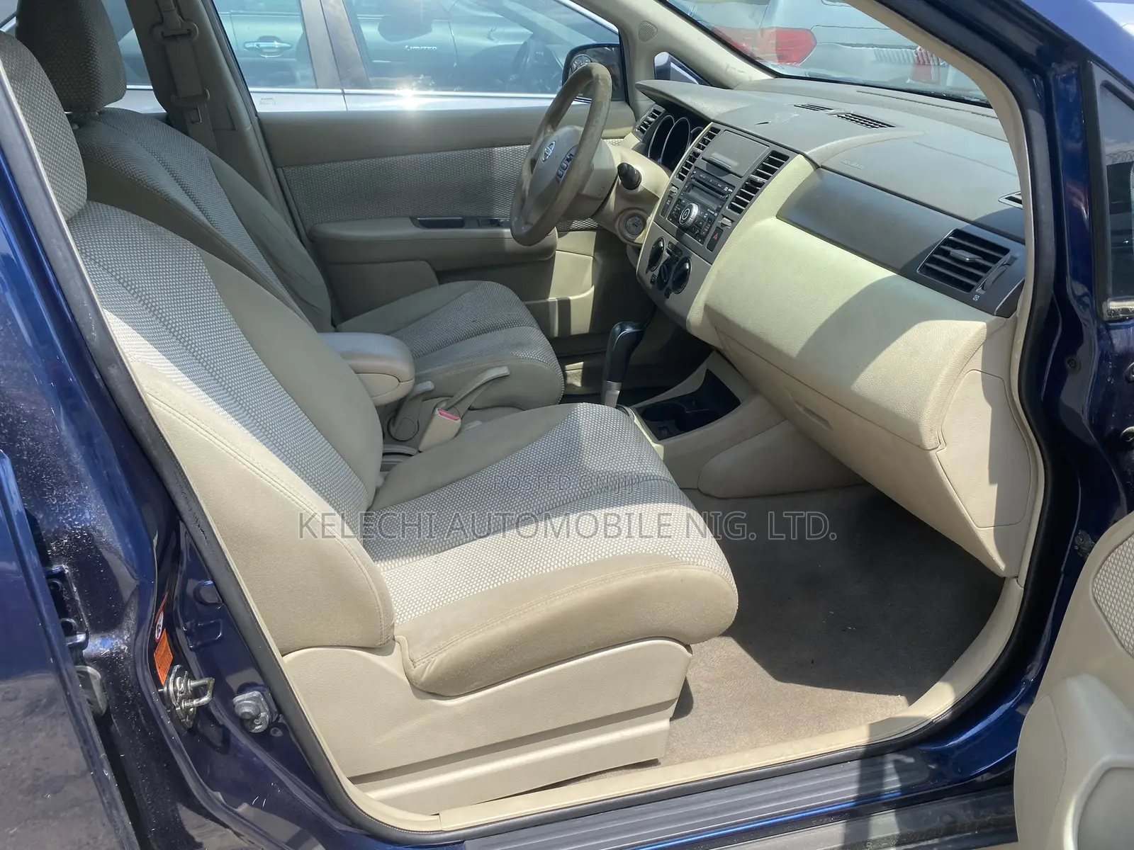 Nissan Versa 1.8 SL Hatchback 2007 Blue