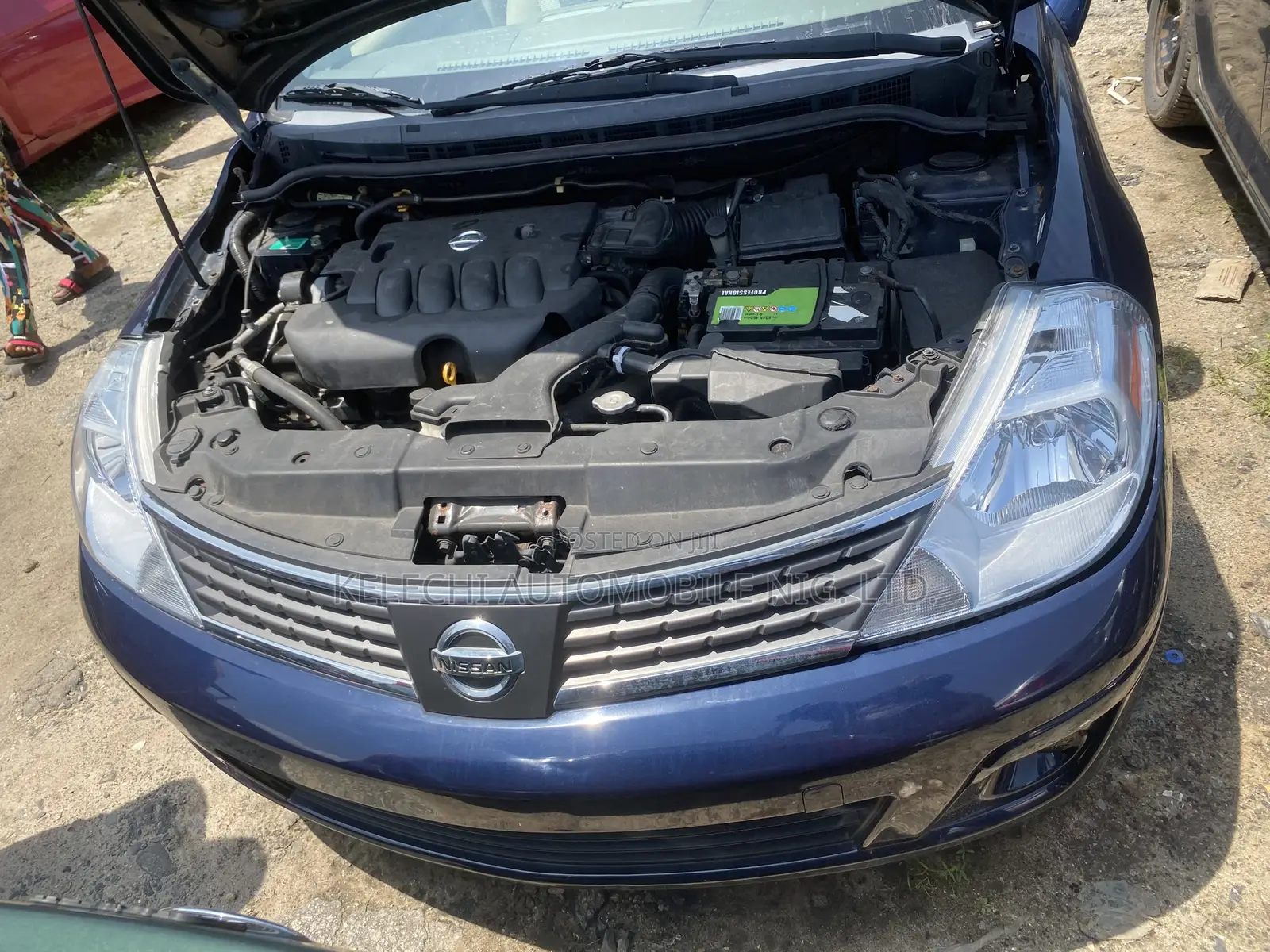 Nissan Versa 1.8 SL Hatchback 2007 Blue