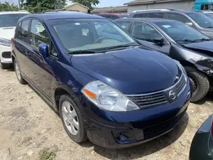 Nissan Versa 1.8 SL Hatchback 2007 Blue