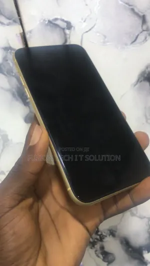 Photo - Apple iPhone XR 64 GB Yellow