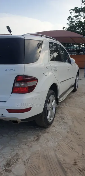 Mercedes-Benz M Class 2010 White
