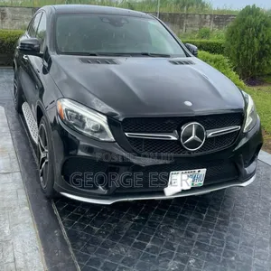 Photo - Mercedes-Benz GLE-Class 2016 Black