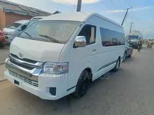 Toyota Grand HiAce 2016 White