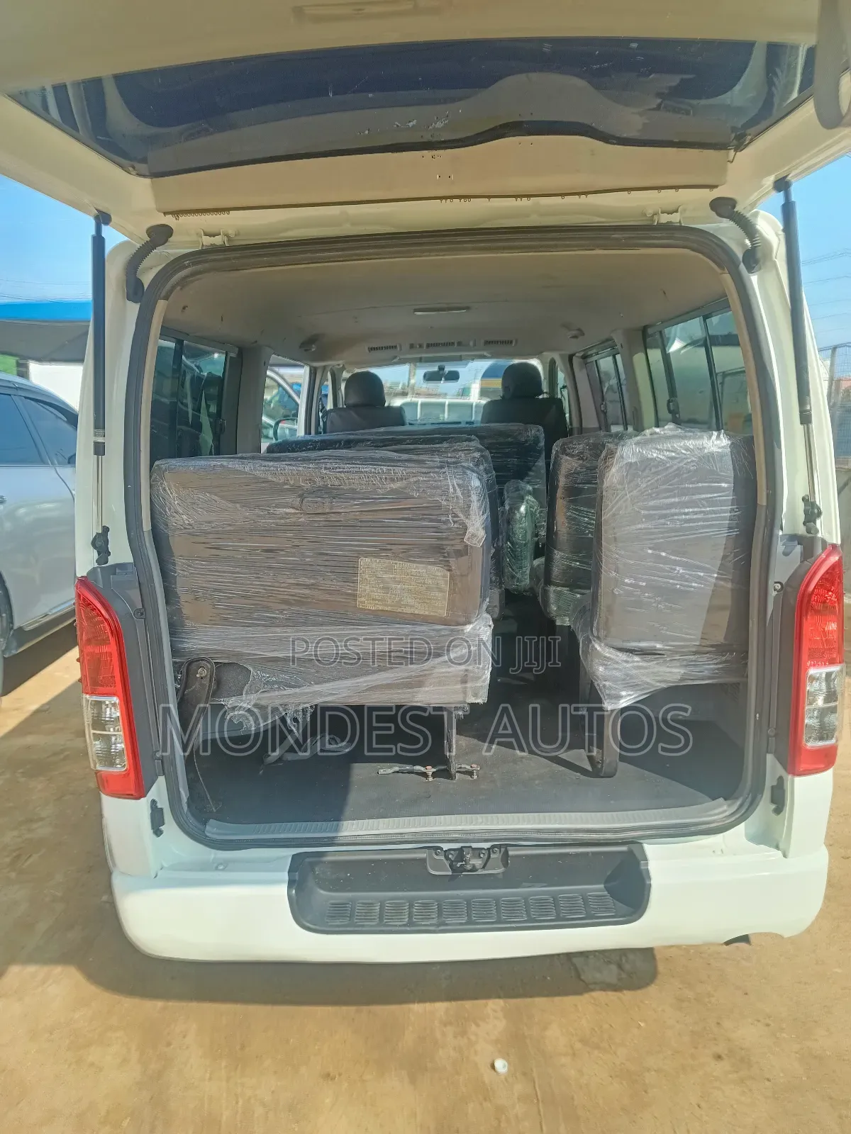 Toyota Grand HiAce 2013 White