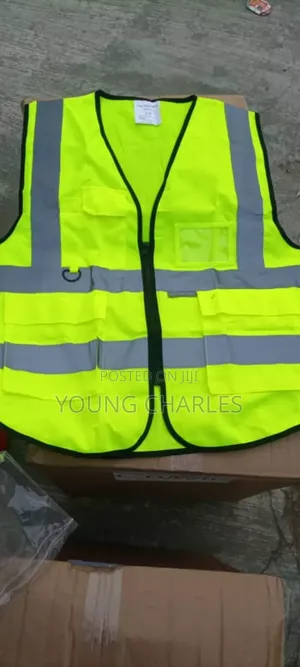 High Quality Reflective Vest With 4 Pocket.