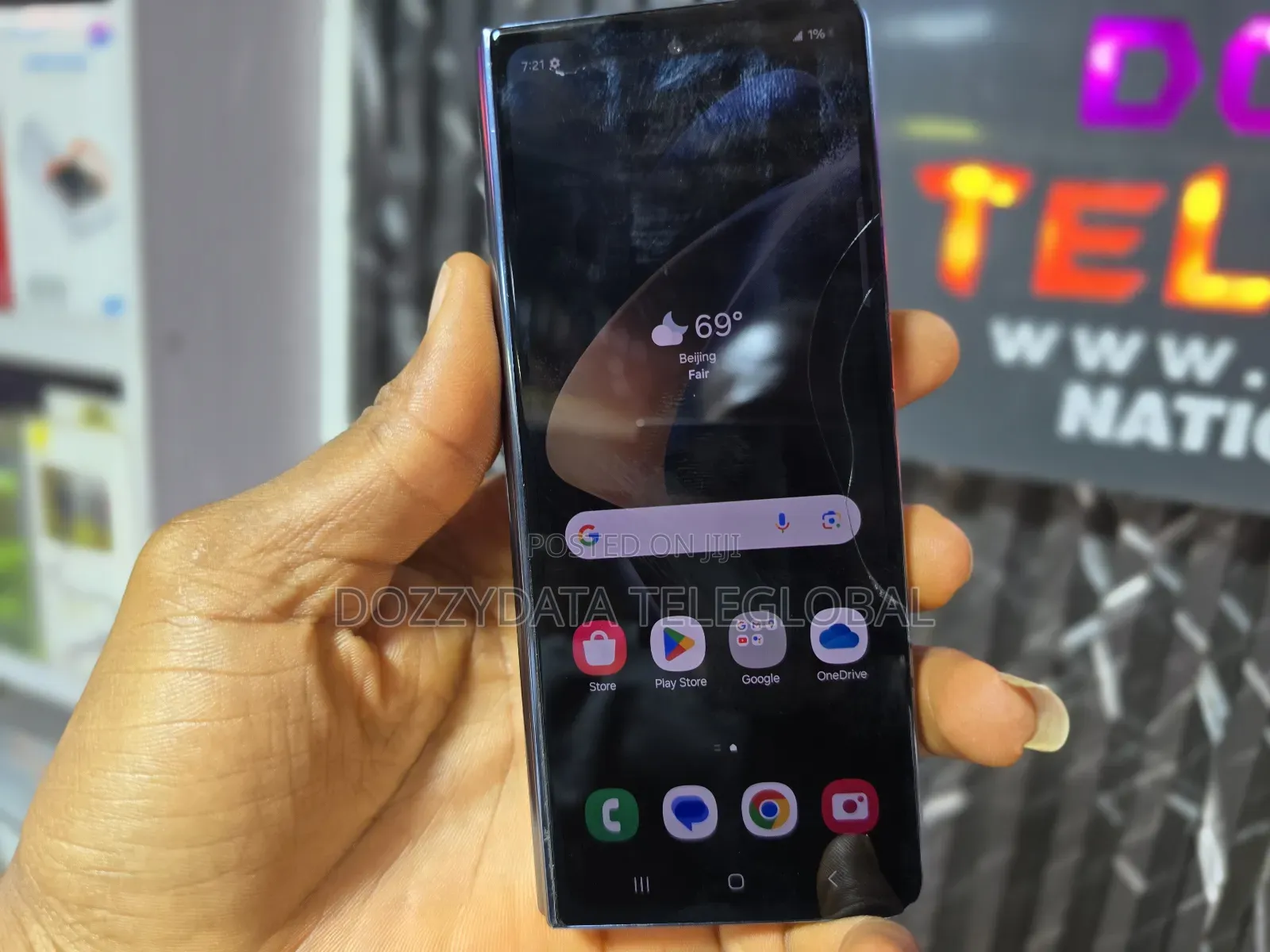 Samsung Galaxy Z Fold 4 Followcome Outer Screen