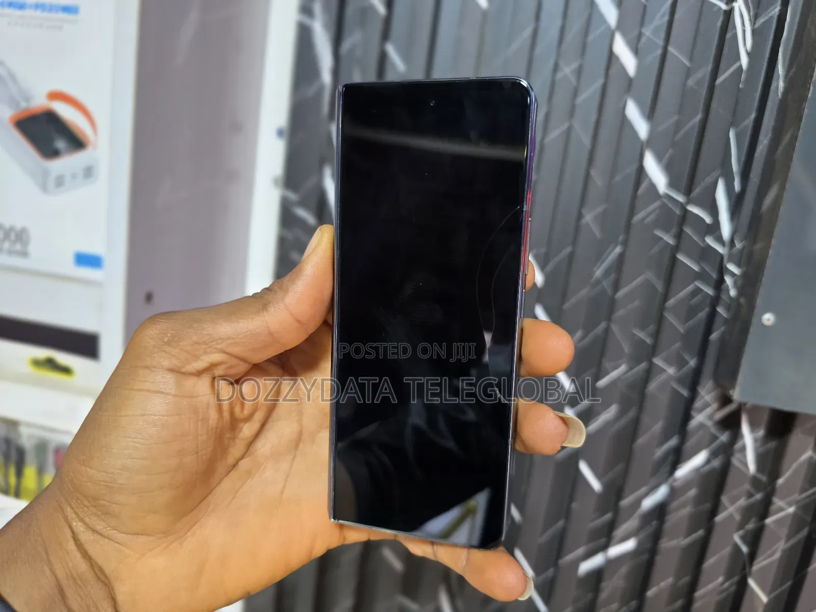Samsung Galaxy Z Fold 4 Followcome Outer Screen