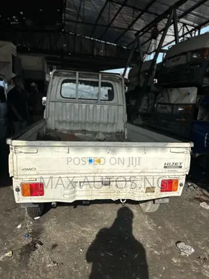 New Model Daihatsu Hijet Truck 2009 White