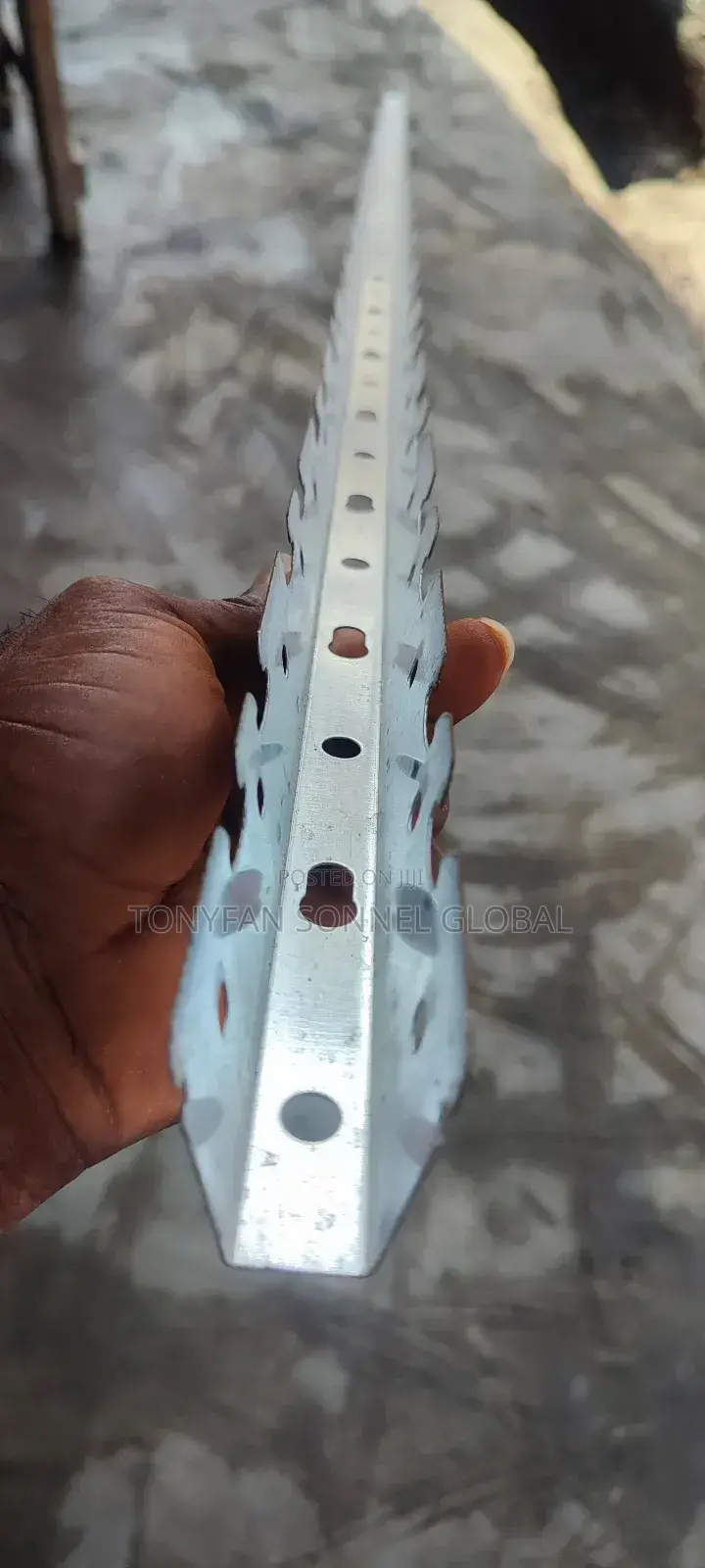 Ceiling Hanger