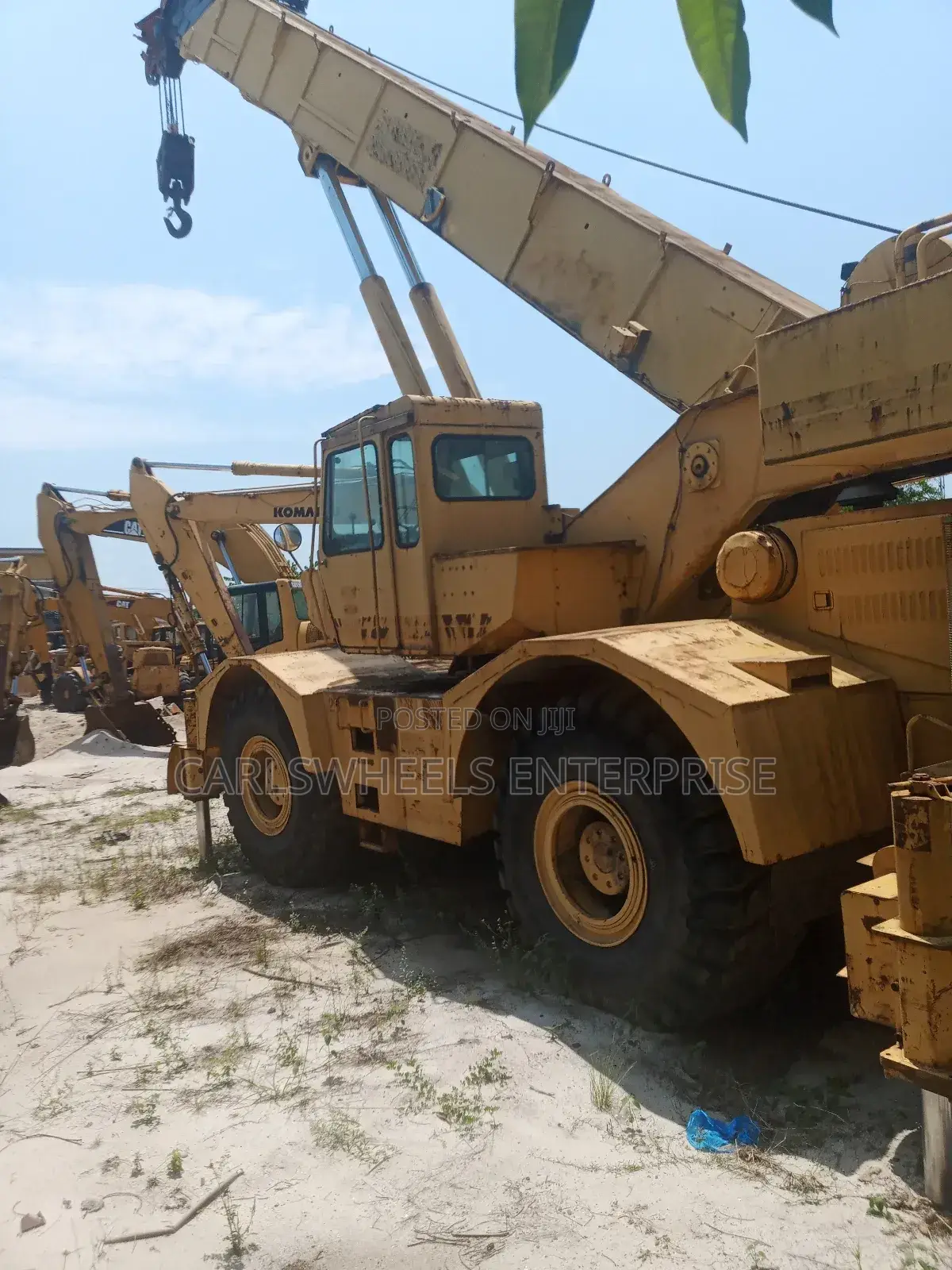 35tons 4by4 Caterpillar Crane
