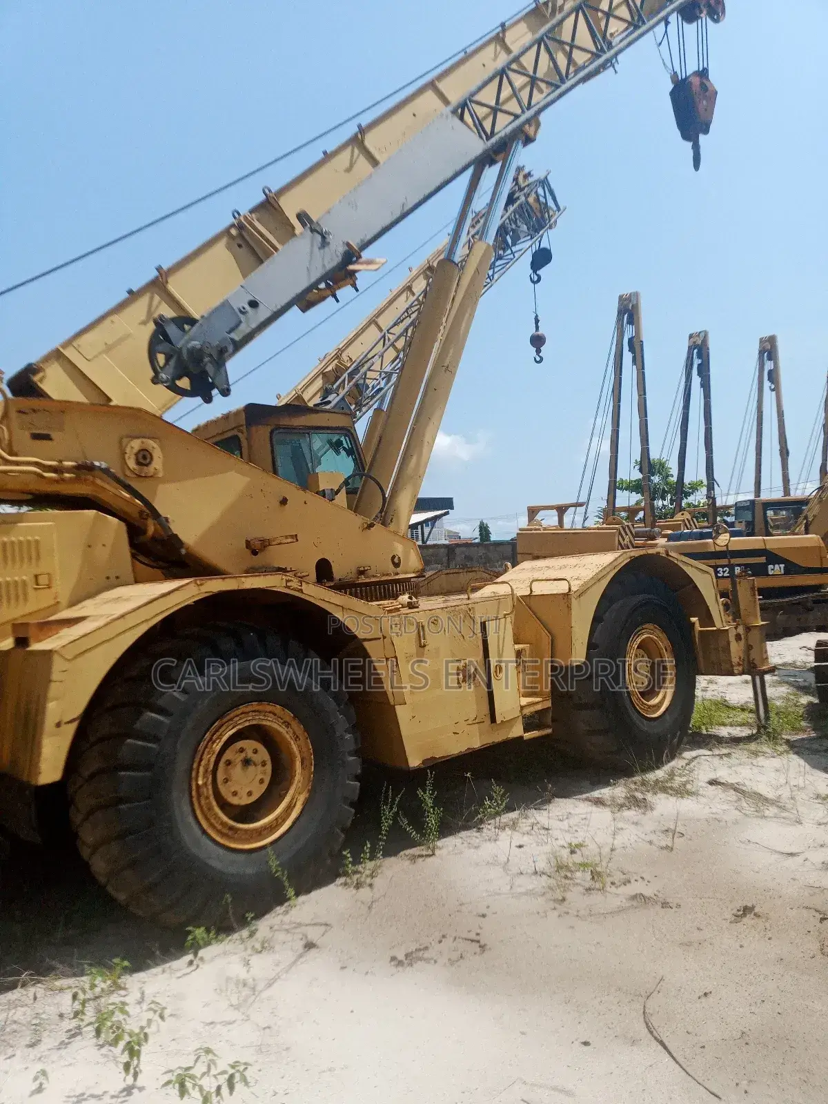 35tons 4by4 Caterpillar Crane