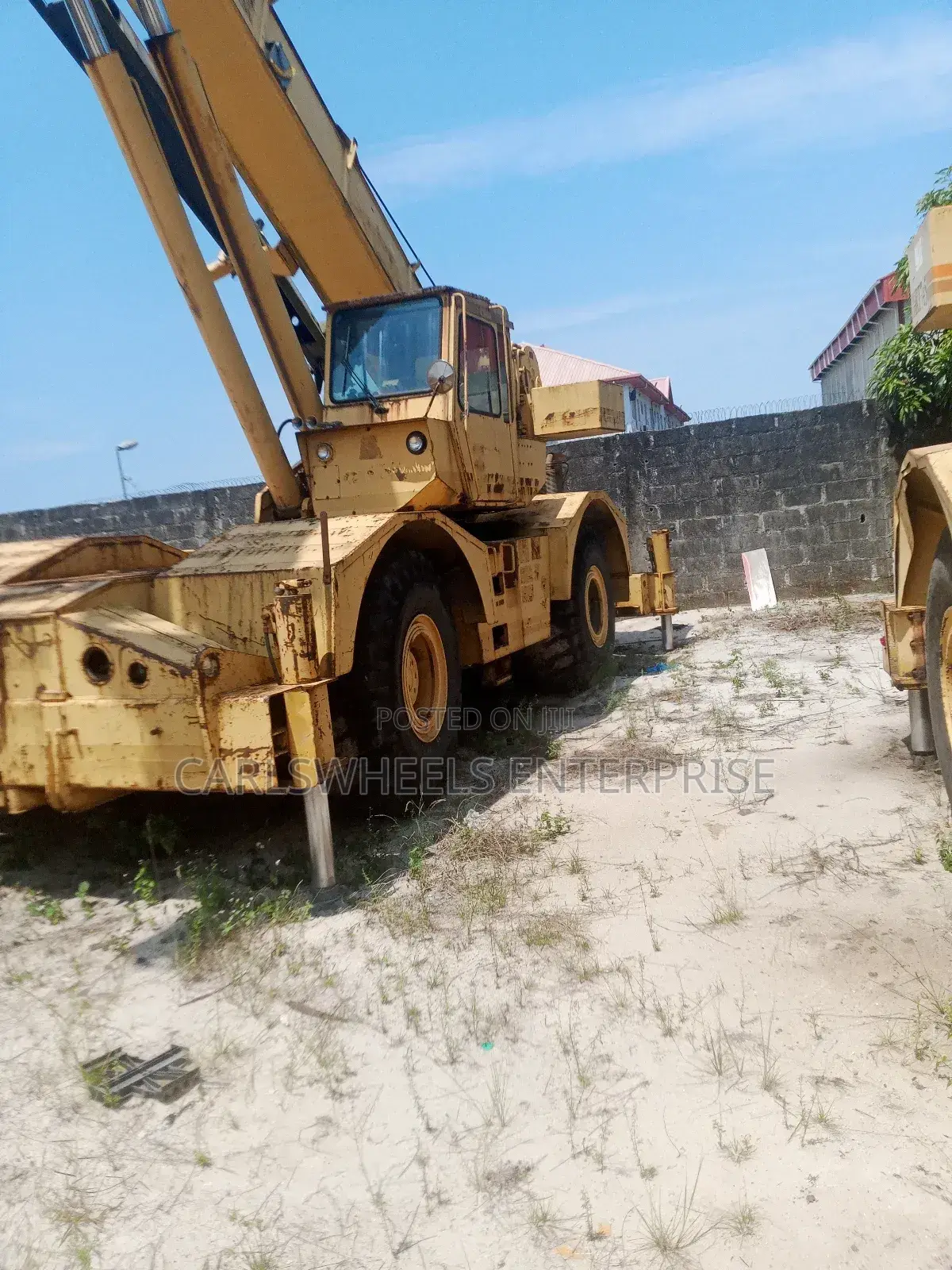 35tons 4by4 Caterpillar Crane