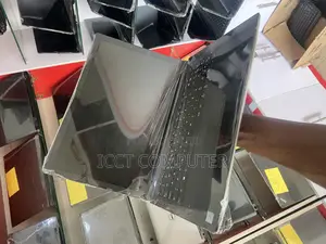 New Laptop Lenovo 8GB Intel Core I5 SSD 256GB