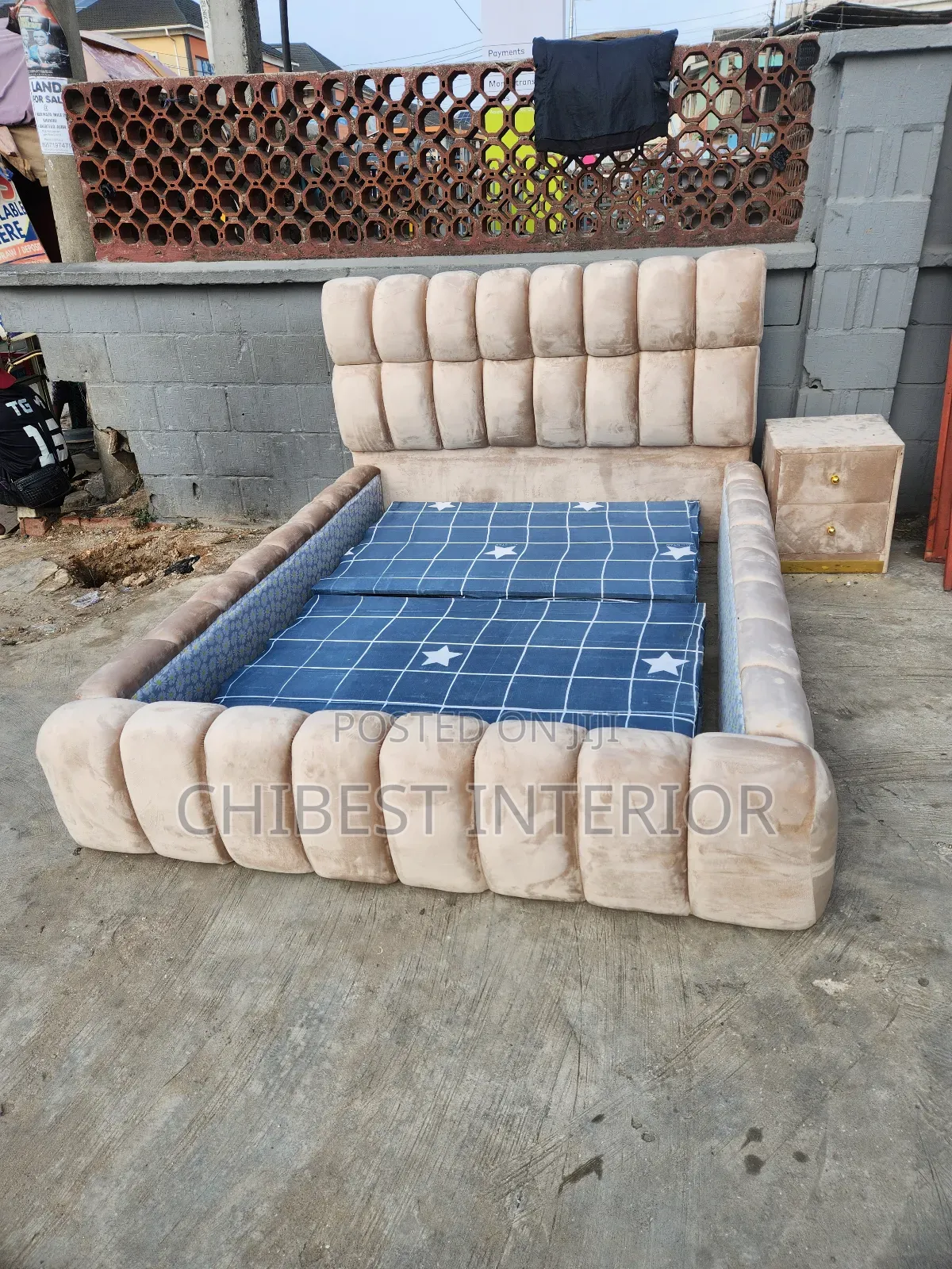 High Quality Bubble Bed Frame