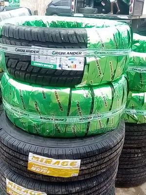 285 40 R22 Green Lander