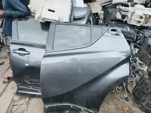 Toyota Door CHR 2017 Model
