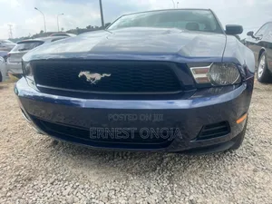Ford Mustang GT Premium 2010 Blue