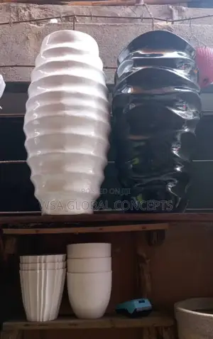 60cm Fiberglass Spiral Body Flower Vase
