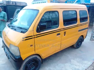 Photo - Suzuki APV Minibus 2000 Yellow