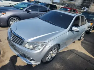Mercedes-Benz C200 2011 Silver