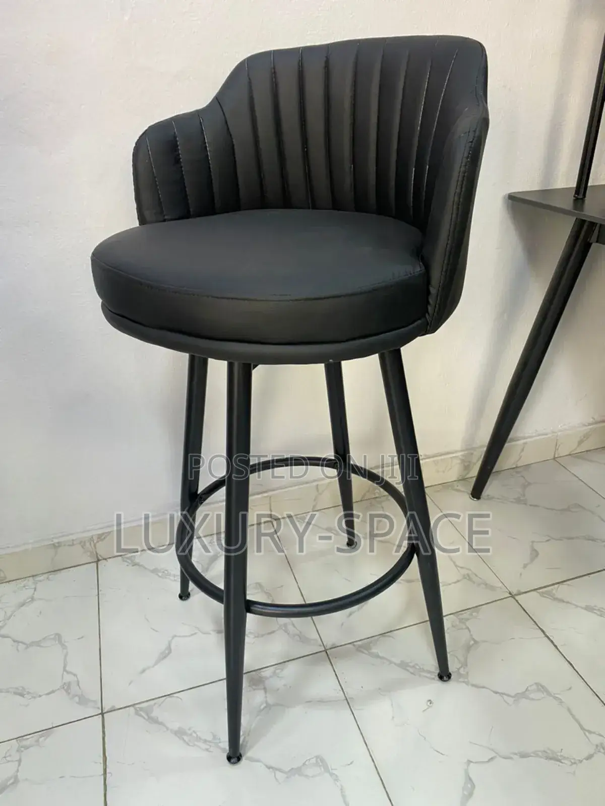 Top Quality Rotating High Barstool