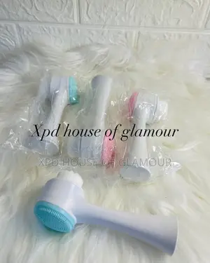 Photo - Facial Brush