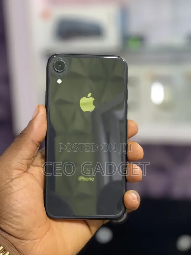 Black Space Grey Xr Apple IPhone XR 64 GB Black In Ikeja