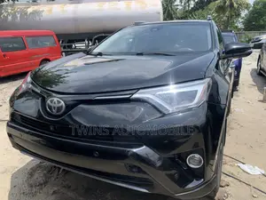 Toyota RAV4 Limited AWD (2.5L 4cyl 6A) 2017 Black