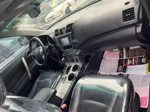 Toyota Highlander Limited 2012 Gray