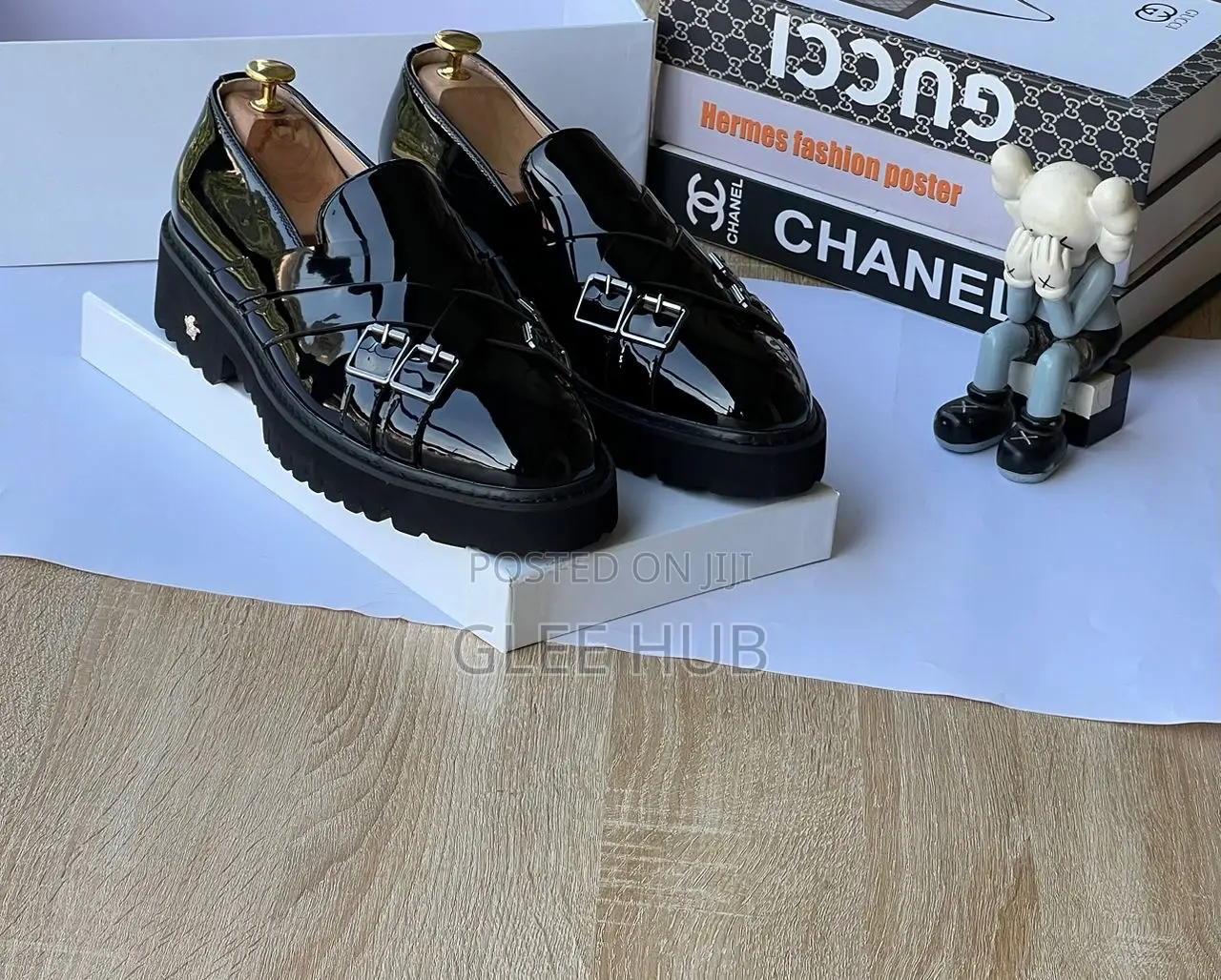 Double-Crossed Regal Flat Shoes