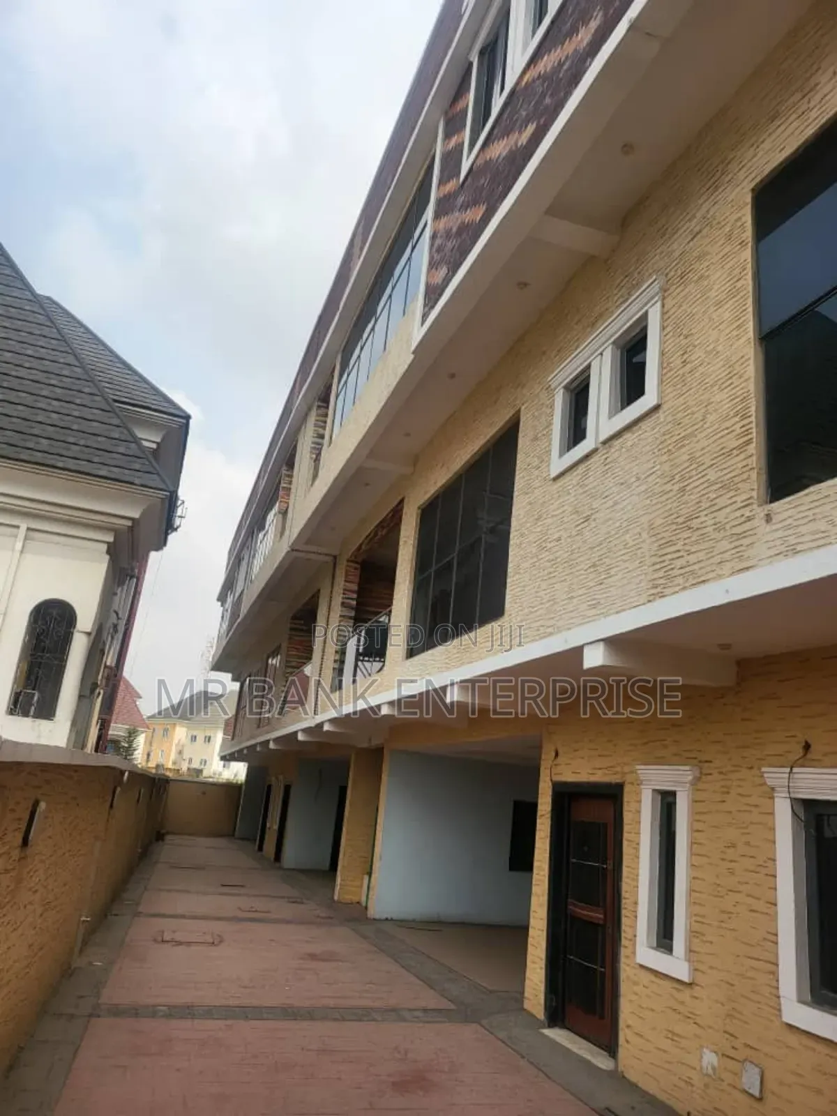 5bdrm Townhouse/Terrace in Ago Palace for sale