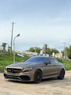 Mercedes-Benz C63 S RWD Coupe (4.0L V8 7A) 2017 Gold