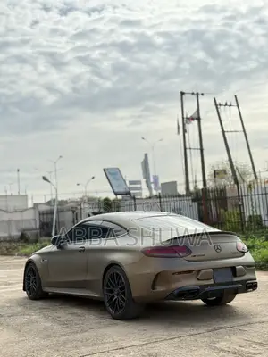 Mercedes-Benz C63 S RWD Coupe (4.0L V8 7A) 2017 Gold
