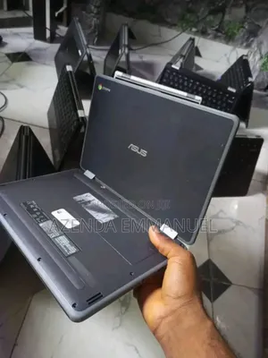 Photo - Laptop Asus Chromebook C300 4GB Intel Pentium SSD 32GB