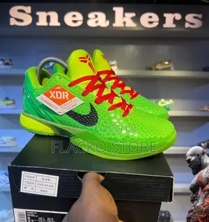 Photo - Original Nike Zoom Kobe 6 Proto Grinch Basketball Sneakers