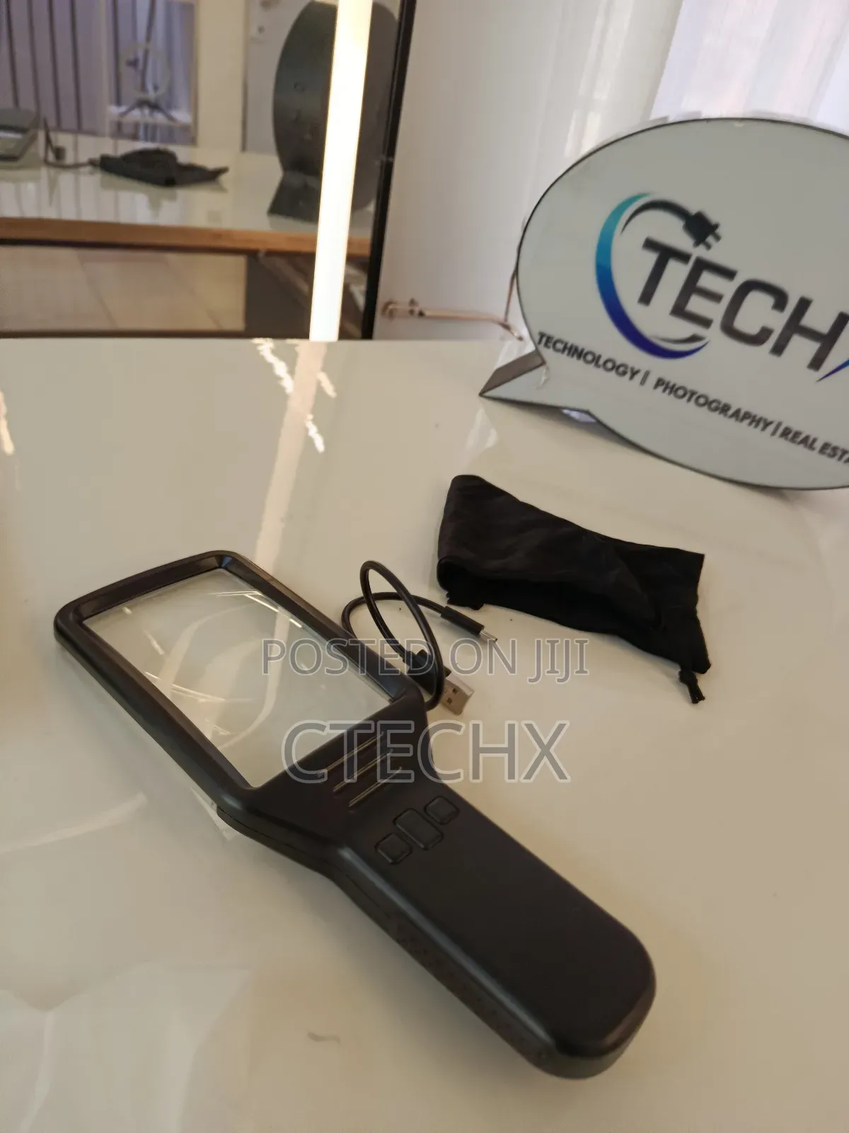 Illuminated Anti-Glare Magnifier
