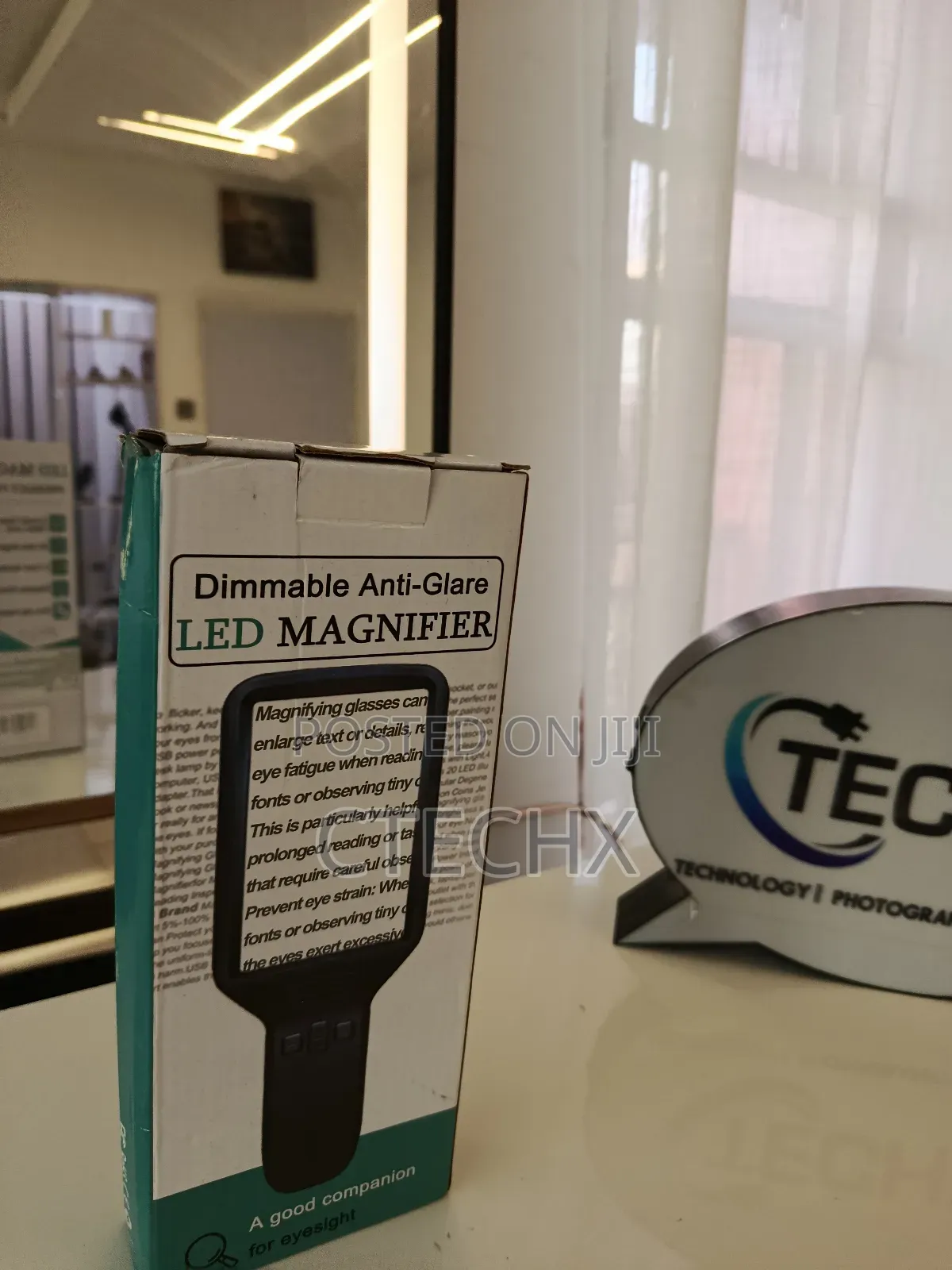 Illuminated Anti-Glare Magnifier